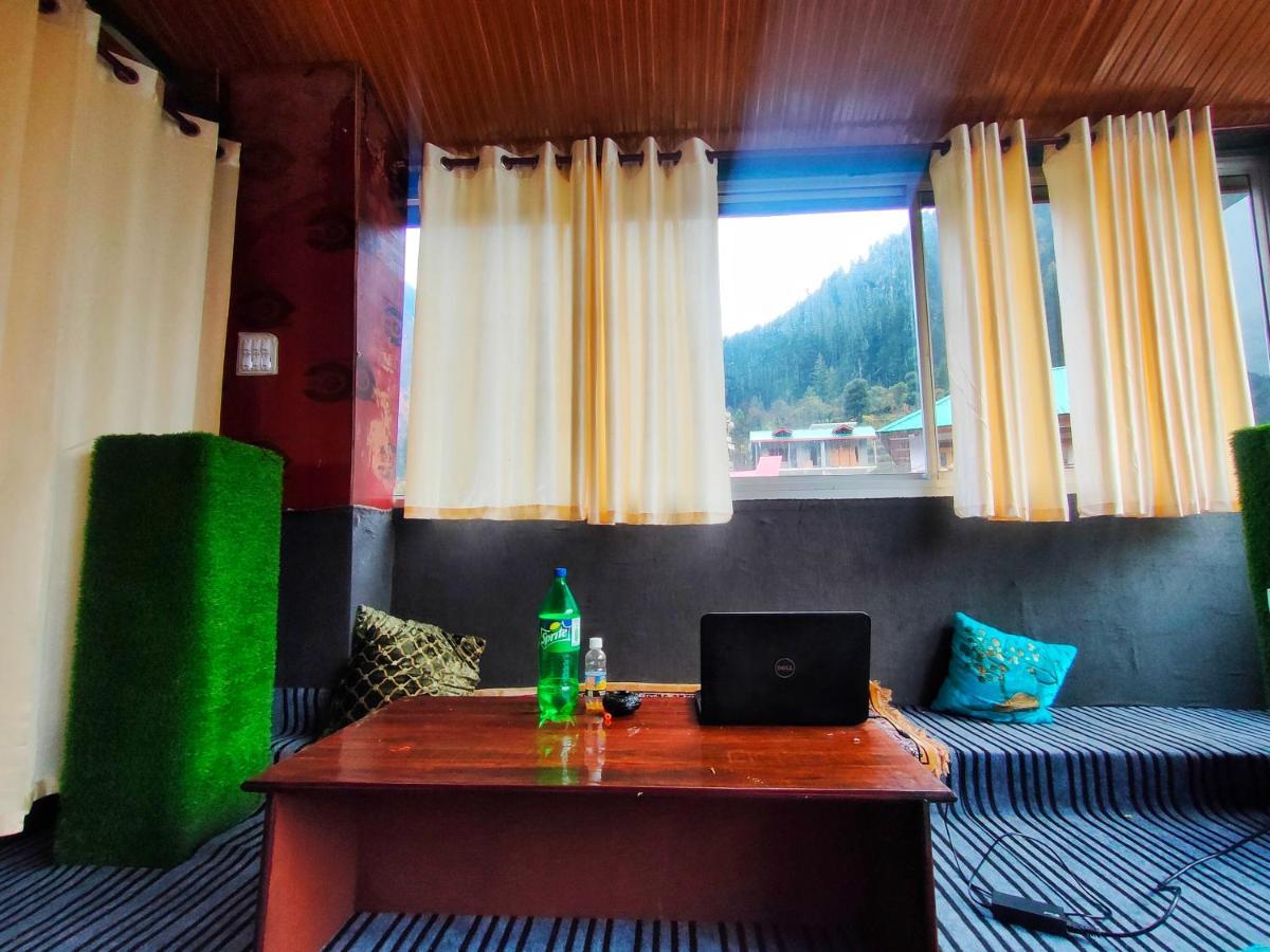 I Love Kasol Hostel & Rooftop Cafe Екстер'єр фото