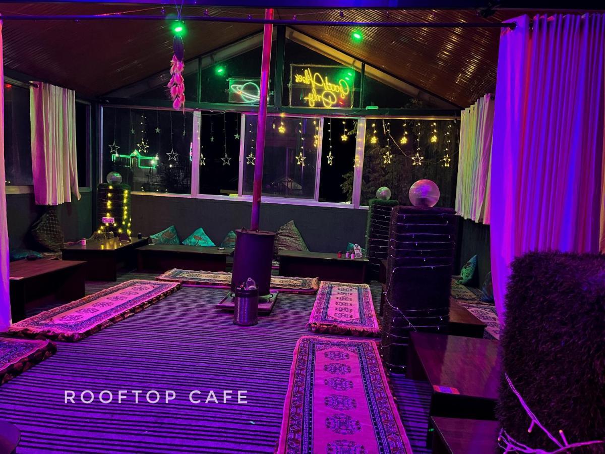 I Love Kasol Hostel & Rooftop Cafe Екстер'єр фото